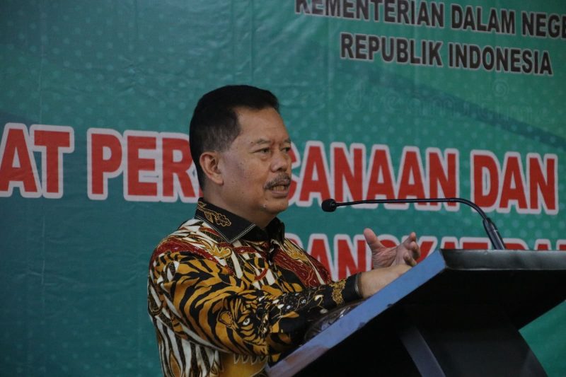 SAMBUTAN : Kepala BPSDM Kemendagri, Sugeng Hariyono saat menyampaikan sambutan
saat menutup kegiatan Diklat Perbendaharaan Keuangan Daerah Angkatan I dan Diklat Perencanaan Penganggaran Perangkat Daerah Angkatan I Tahun 2025 di Jakarta, Jumat (2/5).(IST)