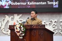 SAMBUTAN : Wakil Gubernur Provinsi Kalteng H. Edy Pratowo saat menyampaikan sambutan  Gubernur pada Rapat Paripurna di DPRD Provinsi Kalteng, Senin (5/5).(IST)