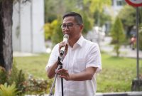 SAMBUTAN : Plt Sekda Kalteng, Leonard S Ampung saat menyampaikan sambutan pada acara Panggung Dispora Kalteng di Rumah Betang, Pintu masuk Kantor Gubernur Kalteng, Sabtu (10/5).(IST)