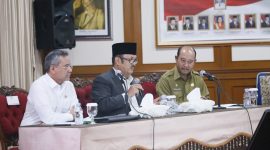 ARAHAN : Menteri Perencanaan Pembangunan Nasional / Kepala Badan Perencanaan Pembangunan Nasional Rachmat Pambudy saat memberikan arahan pada Retret Gelombang II Kepala dan Wakil Kepala Daerah yang berlangsung di Kampus IPDN Jatinangor, Kabupaten Sumedang, Jawa Barat, Selasa (24/6).(IST)