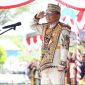 PIMPIN : Gubernur Kalteng H. Agustiar Sabran saat memimpin Upacara Peringatan Hari Jadi ke-23 Kabupaten Gunung Mas yang digelar dihalaman Kantor Bupati Gunung Mas, Sabtu (21/6).(IST)
