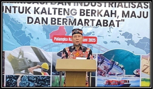 LAPORAN: Kepala DPMPTSP Provinsi Kalteng Sutoyo saat menyampaikan laporan kegiatan pada Forum PTSP Se Kalteng belum lama ini.(IST)