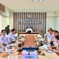 RAPAT: Kepala Bapperida yang juga menjabat sebagai Plt Sekretaris Daerah Provinsi Kalteng, Leonard S. Ampung saat memimpin Rapat Evaluasi yang dilaksanakan secara virtual melalui platform Zoom dan dipusatkan di Ruang Rapat Kepala Bapperida Kalteng, Rabu (25/6).(IST)
