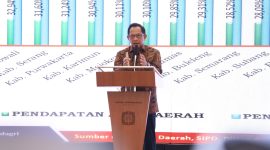 ARAHAN : Mendagri Muhammad Tito Karnavian saat sampaikan arahan saat pelantikan Dewan Pengurus Nasional ADKASI masa bakti 2025–2030, yang berlangsung di Hotel Borobudur, Jakarta, Kamis (19/6).(IST)