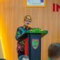 SAMBUTAN : Asisten Perekonomian dan Pembangunan Sekretariat Daerah Provinsi Kalteng Herson B. Aden saat menyampaikan sambutan Plt sekda provinsi Rapat Koordinasi Evaluasi Penyelenggaraan Pemerintahan Daerah Tahun 2025, Kamis (19/6).(IST)