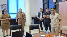SIDAK : Gubernur Kalteng H. Agustiar Sabran saat melakukan sidak ke Kantor DPMPTSP Provinsi Kalteng, Selasa (24/6).(IST)