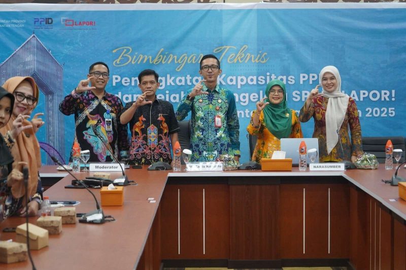 BIMTEK : Plt. Kepala Diskominfosantik Kalteng, Rangga Lesmana saat mengikuti Bimtek Peningkatan Kapasitas Pejabat Pengelola Informasi dan Dokumentasi (PPID) serta Pengelola SP4N-LAPOR Tahun 2025 di Aula Kanderang Tingang, Palangka Raya, Kamis (12/6).(IST)