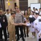 MENYAPA: Gubernur Kalteng, Agustiar Sabran, menyapa para dokter dan tenaga kesehatan yang ada RSUD Doris Sylvanus Palangka Raya pada Selasa (10/6).(IST)