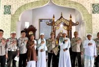 FOTO: Kapolsek Mentaya Hulu menggelar safari jumat dan doa bersama bersama tokoh masyarakat dan warga sekitar di Mentaya Hulu Kabupaten Kotim.