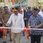 RESMIKAN : Gubernur Kalteng H. Agustiar Sabran saat meresmikan Koperasi Kelurahan Merah Putih yang berlokasi di Jalan HM. Arsyad Nomor 121, Kelurahan Mentawa Baru Hilir Kecamatan MB Ketapang, Senin (9/6).(IST)