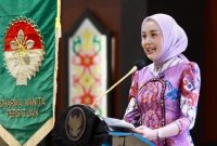 SAMBUTAN : Penasehat DWP Provinsi Kalteng Aisyah Thisia Agustiar Sabran saat menyampaikan sambutan pada acara Musda ke V Aula Jayang Tingang, Kantor Gubernur Kalteng pada Kamis (12/6).(IST)