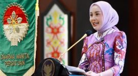 SAMBUTAN : Penasehat DWP Provinsi Kalteng Aisyah Thisia Agustiar Sabran saat menyampaikan sambutan pada acara Musda ke V Aula Jayang Tingang, Kantor Gubernur Kalteng pada Kamis (12/6).(IST)