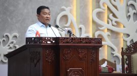 PIDATO : Wakil Gubernur Kalteng H. Edy Pratowo saat menyampaikan pidato pengantar Gubernur Kalteng saat Rapat Paripurna DPRD Provinsi Kalteng, Rabu (11/6).(IST)