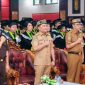 HADIRI : Gubernur Kalteng H. Agustiar Sabran saat menghadiri Wisuda Sarjana dan Pascasarjana di Aula UPR periode Juni 2025, Senin (30/6).(IST)