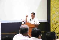 MEMBUKA: Plt. Sekretaris Daerah Provinsi Kalteng, Leonard S. Ampung saat membuka kegiatan Sosialisasi Kode Etik dan Kode Perilaku ASN, Rabu (16/7/2025).(IST)