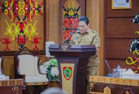 SAMBUTAN : Wakil Gubenur H. Edy Pratowo saat memberikan sambutan saat rapat Koordinasi TEPRA di Aula Eka Hapakat, Kantor Gubernur Kalteng, pada Senin (28/7/2025).(IST)