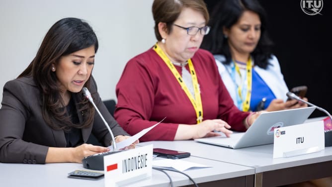HADIRI : Menteri Komunikasi dan Digital, Meutya Hafid saat menghadiri Forum Ministerial Round Table WSIS yang digelar di Jenewa, Swiss, Rabu (9/7/2025).(IST)