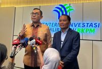 RAKOR : Gubernur Kalteng H. Agustiar Sabran saat menggelar rakor bersama Wakil Menteri Investasi dan Hilirisasi/Kepala Badan Koordinasi Penanaman Modal (BKPM) Todotua Pasaribu, Selasa (15/7/2025).(IST)