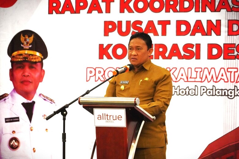 SAMBUTAN : Wakil Gubernur Kalteng, Edy Pratowo saat membacakan sambutan pada peringatan Hari Koperasi Nasional (Harkopnas) ke-78 Provinsi Kalimantan Tengah, yang digelar di Halaman Kantor Gubernur Kalteng, Jumat (11/07/2025).(IST)