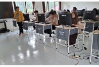 ASESMEN: Anak pelajar SMAN 1 Rungan Barat
saat pelaksanaan gladi Asesmen Nasional, meskipun sempat mengalami pemadaman listrik, tetapi tetap berjalan dengan lancar, Kamis (31/7/2025).(IST)