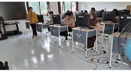 ASESMEN: Anak pelajar SMAN 1 Rungan Barat
saat pelaksanaan gladi Asesmen Nasional, meskipun sempat mengalami pemadaman listrik, tetapi tetap berjalan dengan lancar, Kamis (31/7/2025).(IST)