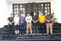 SILATURAHMI: Kepala Departemen HIPMI Kotim, Chalid, bersama sejumlah pengurus lainnya saat melakukan silaturahmi dengan Bupati Lamandau Rizky Aditya Putra dan Ketua BPC HIPMI Lamandau, Satriyo Priambodo, Sabtu (11/7/2025).(IST)