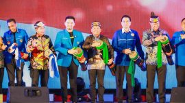 MEMBUKA : Gubernur Kalteng H. Agustiar Sabran menabuhan katambung sebagai dibukannya RAPIM PURNAS KNPI Tahun 2025 yang digelar di Aula Jayang Tingang, Kamis (3/7/2025).(IST)
