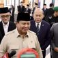 DIWAWANCARAI : Presiden Prabowo Subianto saat diwawancarai awak media usai melaksanakan pertemuan bilateral dengan Putra Mahkota sekaligus Perdana Menteri Arab Saudi, Pangeran Mohammed bin Salman bin Abdulaziz Al Saud (MBS) di Jeddah, pada Kamis, (3/7/2025).(IST)
