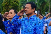 UPACARA : ASN Pemkot Palangka Raya saat mengikuti upacara peringatan 17 Agustus dihalaman Pemkot Minggu (17/8/2025).(IST)