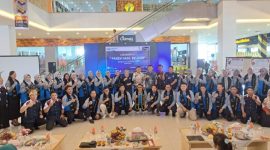 FOTO BERSAMA: Kepala Dinas Pendidikan Kabupaten Kotim Muhammad Irfansyah saat foto bersama dengan guru penggerak, Selasa (24/6/2025).(IST)