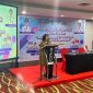 SAMBUTAN : Sekretaris Diskominfosantik Provinsi Kalteng Tuty Sulistyowatie saat menyampaikan sambutannya pada kegiatan Diseminasi Informasi Bagi Pelajar, Senin (4/8/2025).(IST)