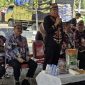 SAMBUTAN : Plt. Sekda Provinsi Kalteng Leonard S. Ampung saat menyampaikan sambutannya saat kegiatan pasar murah dan pasar penyeimbang dalam rangka memperingati Hari Jadi ke-23 Kabupaten Barito Timur, Selasa (5/8/2025).(IST)