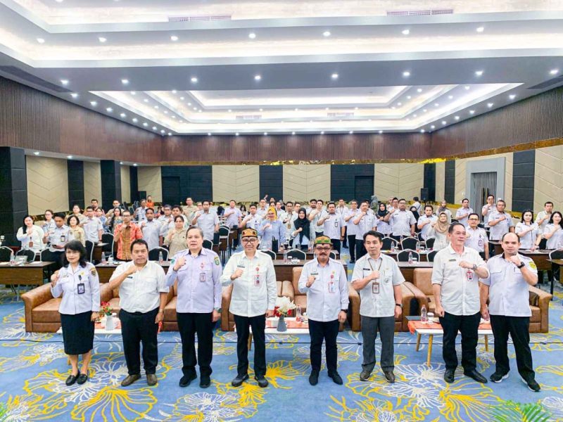 PENDAMPINGAN - Hadir Asisten Ekbang Setda Prov. Kalteng Herson B. Aden, serta Kelompok Kerja (Pokja) Sanitasi Kabupaten/Kota di Kalimantan Tengah.(IST)
