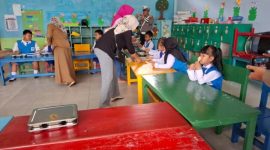 MAKAN GRATIS : Pelaksanaan program Makan Bergizi Gratis (MBG) di TK Pembina belum lama ini.(IST)