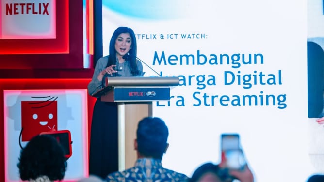 SAMBUTAN : Direktur Jenderal Komunikasi Publik dan Media Kementerian Komdigi Fifi Aleyda Yahya, saat menyampaikan sambutan 
dalam acara Membangun Keluarga Digital di Era Streaming yang digelar di Jakarta Pusat, Selasa (5/8/2025).(IST)