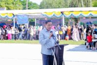 MEMBUKA : Staf Ahli Gubernur Kalteng Bidang Ekonomi, Keuangan, dan Pembangunan Yuas Elko saat membuka Gerakan Pangan Murah yang dilaksanakan di halaman Stasiun TVRI Kalimantan Tengah, Sabtu (2/8/2025).(IST)