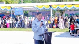MEMBUKA : Staf Ahli Gubernur Kalteng Bidang Ekonomi, Keuangan, dan Pembangunan Yuas Elko saat membuka Gerakan Pangan Murah yang dilaksanakan di halaman Stasiun TVRI Kalimantan Tengah, Sabtu (2/8/2025).(IST)