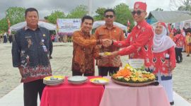 HADIRI : Kepala Seksi Peserta Didik dan Sarana Prasarana Disdik Kotim, M Ikram Muhajir, saat menghadiri acara milad SMPN 4, belum lama ini.(IST)
