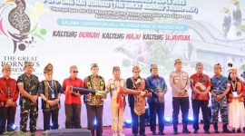 Gubernur Kalteng H. Agustiar Sabran saat membuka secara resmi Seminar International Day of the World’s Indigenous People bertajuk Pumpung Hai Borneo (The Great Borneos Assembly) di Kalawa Convention Hall, Palangka Raya, Jumat (22/8/2025).(IST)