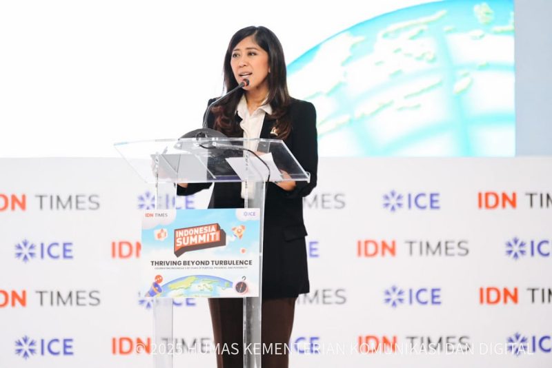 KEYNOTE SPEAKER: Menkomdigi Meutya Hafid saat memberikan Keynote Speaker pada acara Indonesia Summit 2025 IDN Times di Ballroom The Tribrata, Jakarta, Rabu (27/08/2025).(IST)