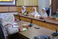 KUNJUNGI : Siswa-Siswi SMPN 1 Sampit saat mengunjungi DPRD Kabupaten Kotim Selasa, (22/7/2025).(IST)