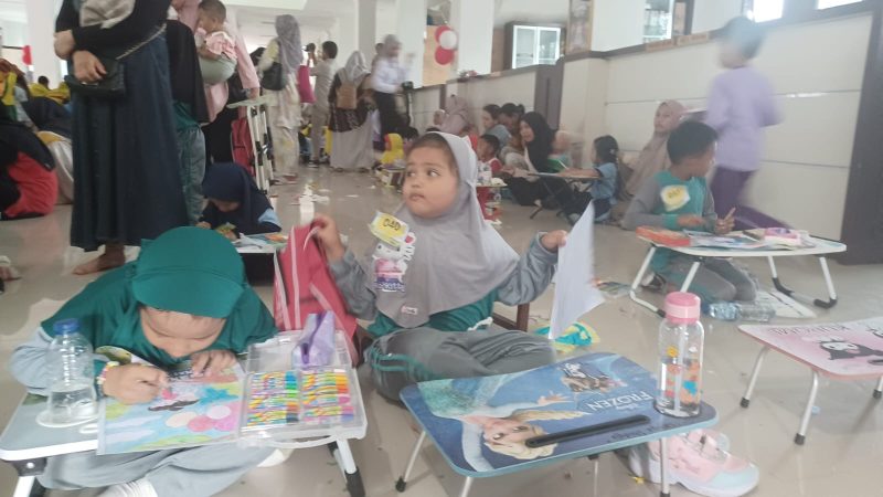LOMBA : Sejumlah anak paud saat mengikuti lomba di Kecamatan belum lama ini.(IST)