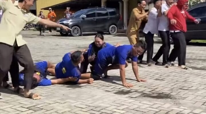 MERIAH - Suasana lomba yang diikuti oleh Guru-guru kecamatan di Kotawaringin Timur.(IST)