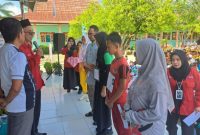 HADIRI : Kepala Seksi Kurikulum dan Penilaian Bidang Pembinaan SMP Disdik Kotim, Herman Yudianto saat menghadiri acara di SMPN 4 Sampit belum lama ini.(IST)
