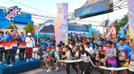 MELEPAS : Gubernur Kalteng, H.Agustiar Sabran, saat melepas peserta BNN Run Volume 2 di halaman Kantor BNN Provinsi Kalteng, Minggu (24/8/2025).(IST)