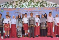 PERPISAHAN : Suasana perpisahan di SD Negeri 3 Mentawa Baru Hulu beberapa waktu lalu.(IST)