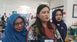 DIWAWANCARAI : Kabid PAUD dan Pendidikan Nonformal Disdik Kotim, Legendaria Okta B, saat diwawancarai awak media, Kamis (31/7/2025).(IST)