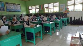 PEMBELAJARAN : Sejumlah siswa dan siswi saat mengikuti aktivitas belajar disalah satu sekolah yang ada di Kabupaten Kotim, Rabu (12/2/2025).(IST)