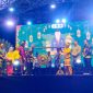 MEMBUKA : Sekretaris Daerah Kabupaten Lamandau, M.Irwansyah saar membuka Festival Budaya Melayu Kutaringin 2025 dengan memukul gong didampingi unsur Forkopimda Kabupaten Lamandau, di Pasar Induk Nanga Bulik, Rabu (10/9/2025) malam.(IST)