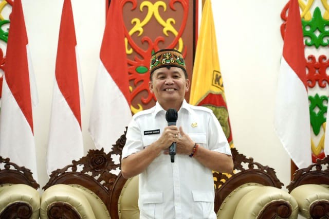 BERDIALOG : Gubernur Kalteng H. Agustiar Sabran saat berdialog bersama organisasi wartawan se-Kalimantan Tengah di Istana Isen Mulang, Palangka Raya, Selasa (16/9/2025).(IST)